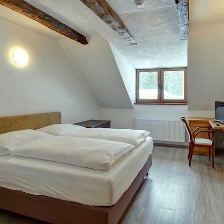 Zamecka Fortovna Obora - Forester House Kaznejov エクステリア 写真