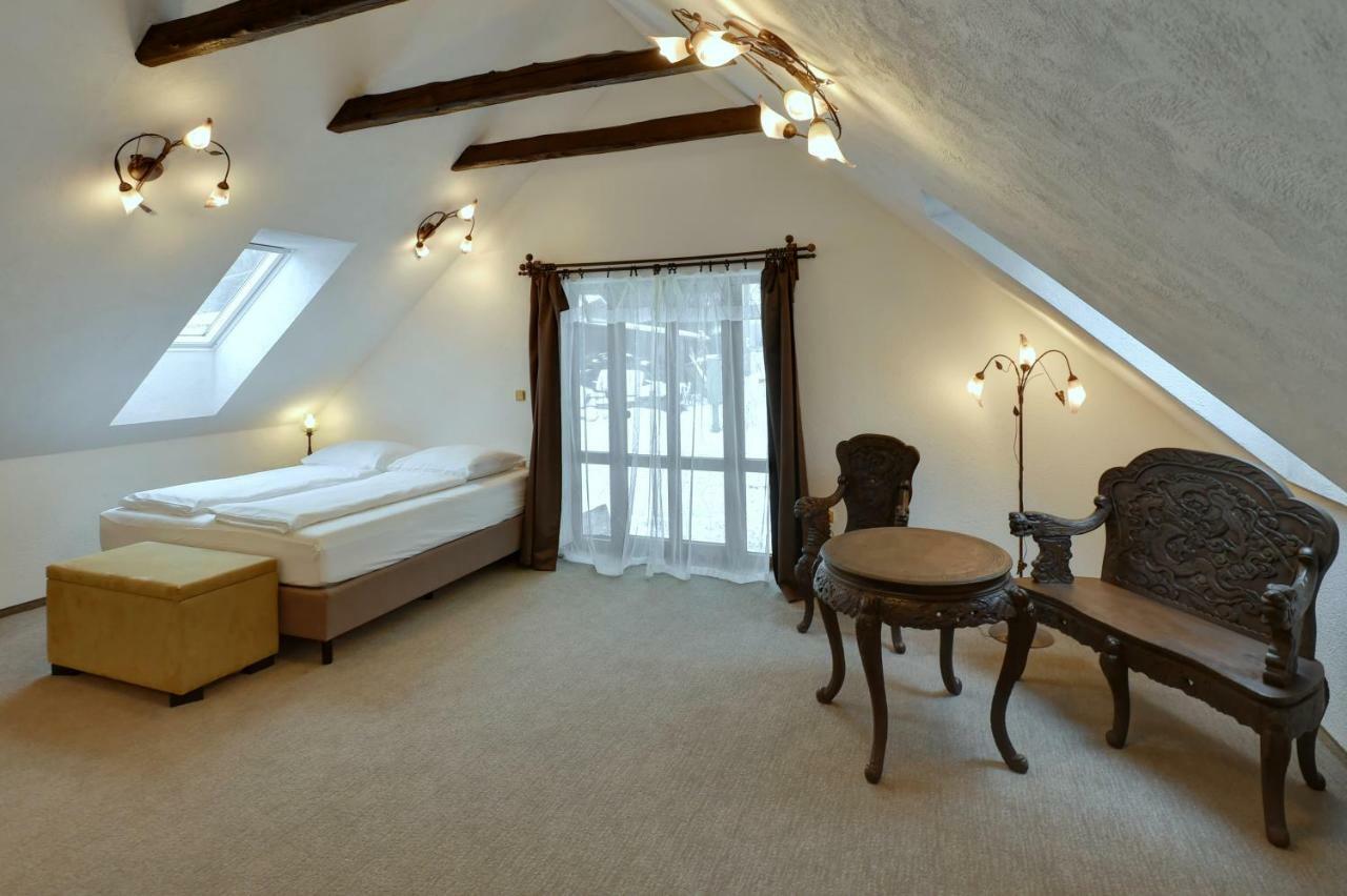 Zamecka Fortovna Obora - Forester House Kaznejov エクステリア 写真