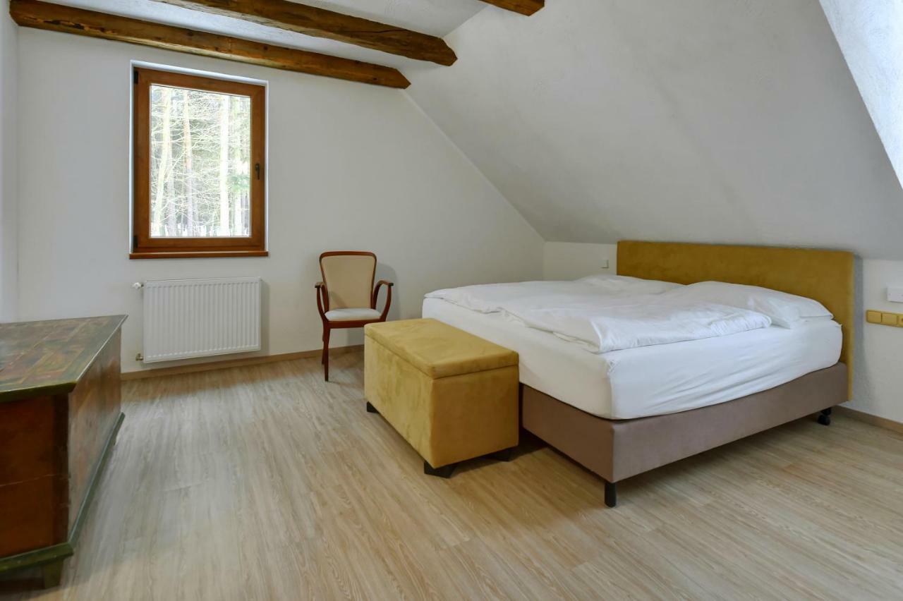 Zamecka Fortovna Obora - Forester House Kaznejov エクステリア 写真