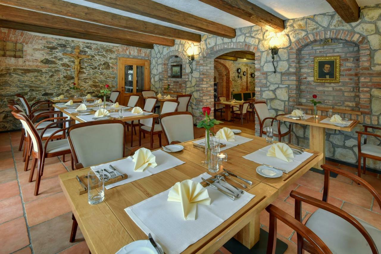 Zamecka Fortovna Obora - Forester House Kaznejov エクステリア 写真