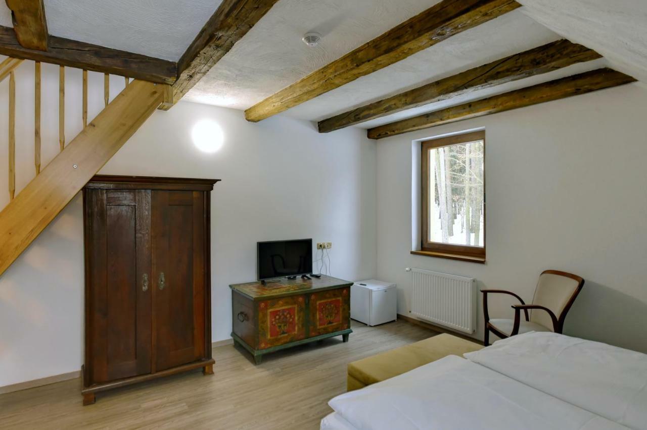 Zamecka Fortovna Obora - Forester House Kaznejov エクステリア 写真