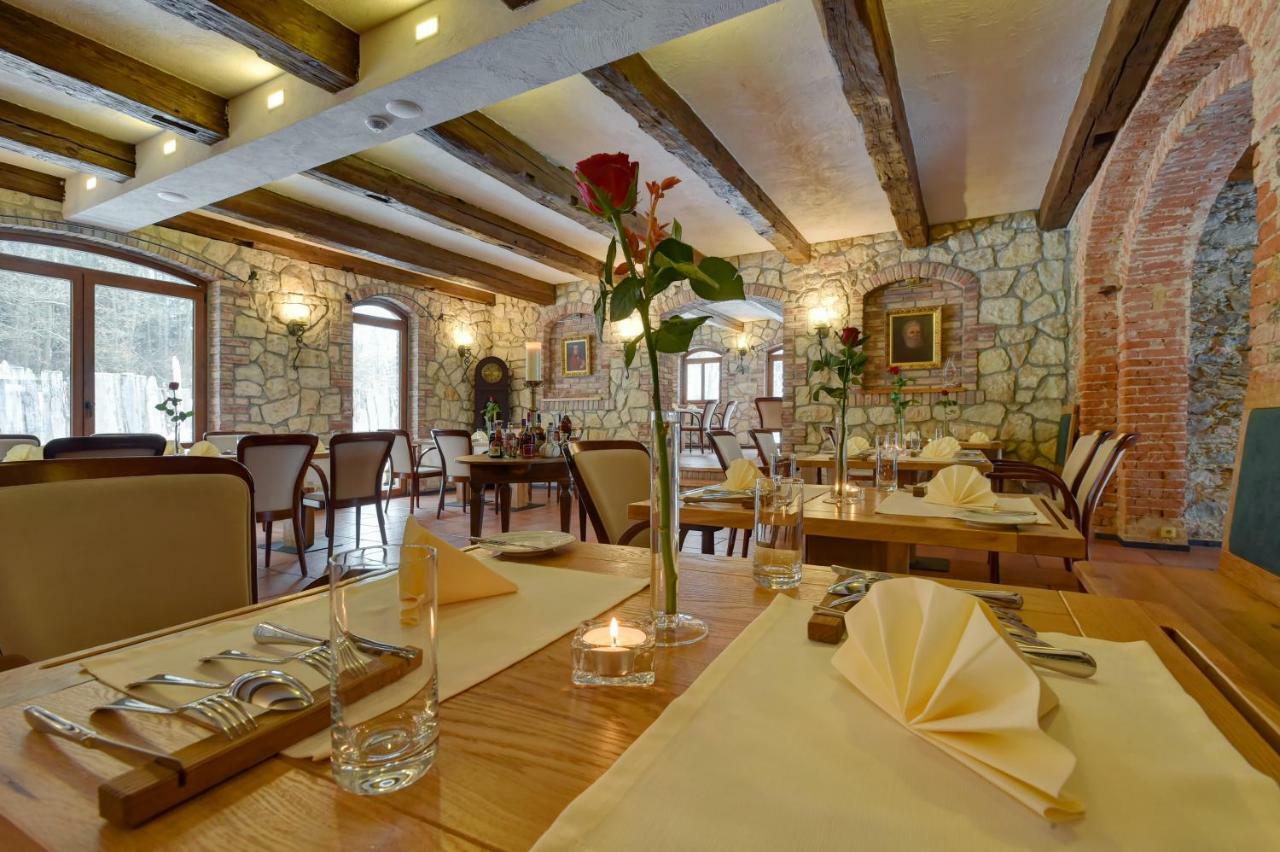 Zamecka Fortovna Obora - Forester House Kaznejov エクステリア 写真