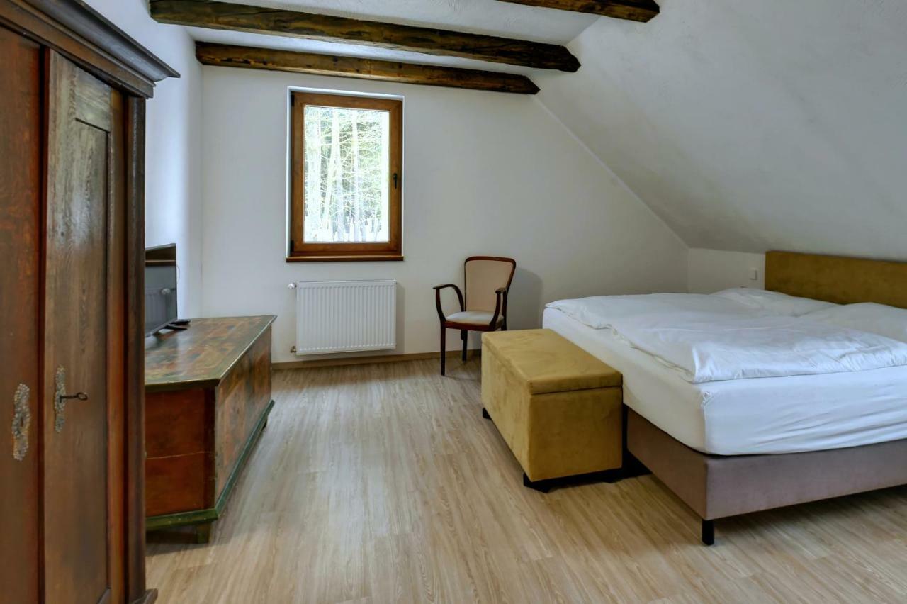 Zamecka Fortovna Obora - Forester House Kaznejov エクステリア 写真