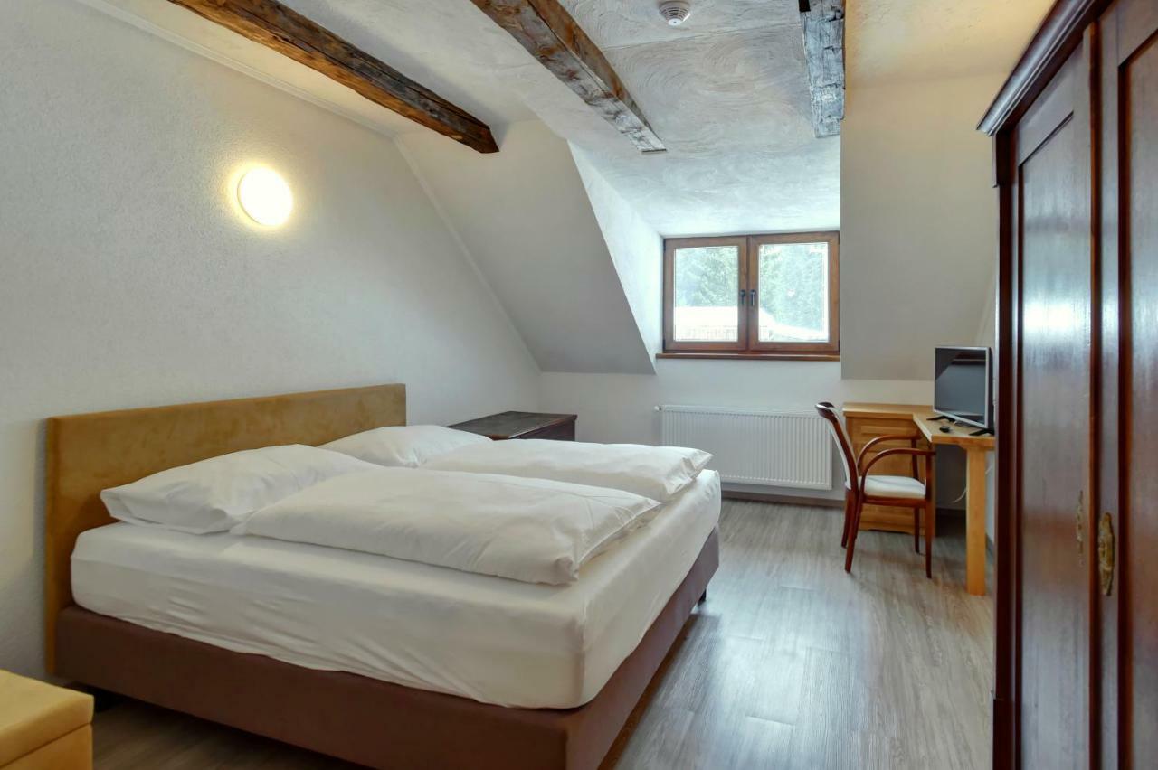 Zamecka Fortovna Obora - Forester House Kaznejov エクステリア 写真