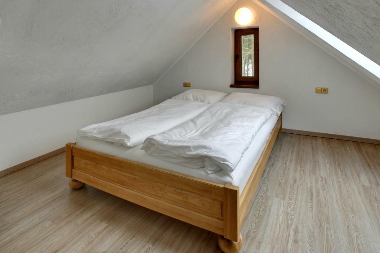 Zamecka Fortovna Obora - Forester House Kaznejov エクステリア 写真