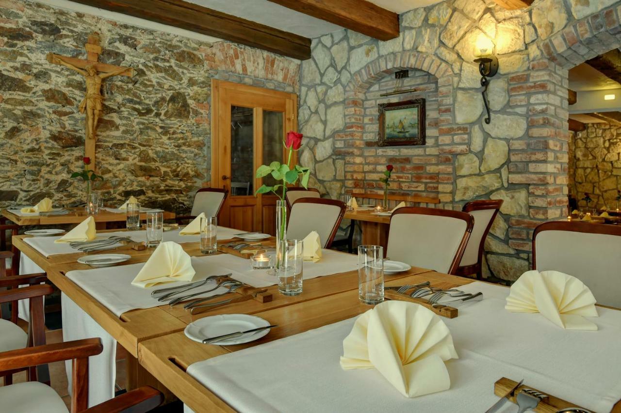 Zamecka Fortovna Obora - Forester House Kaznejov エクステリア 写真